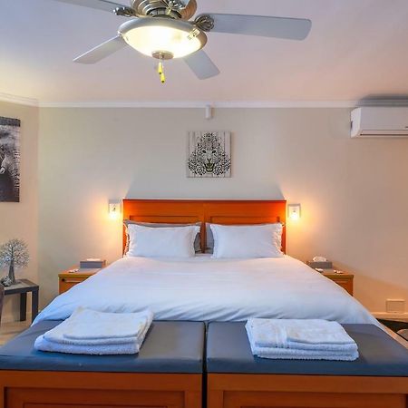 Pro Moni'S Guesthouse Muizenberg Eksteriør billede